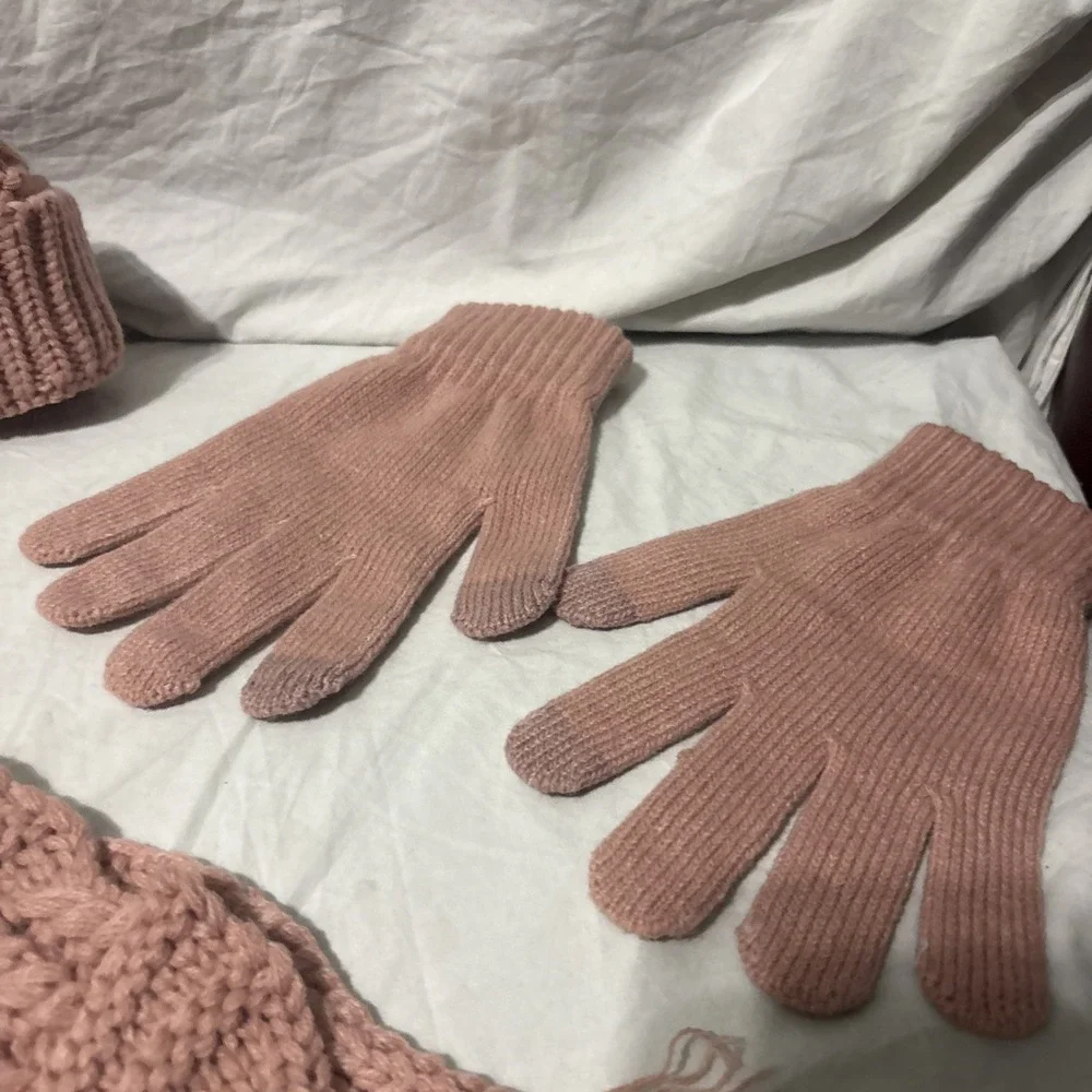 Rose Pink Hand Knit Mittens Crochet Scarf /Hat Set Universal Thread‎ NWOT